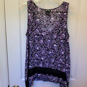 Floral tank top with long sides